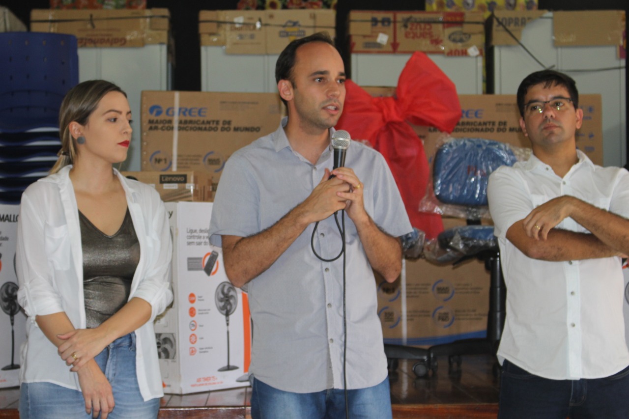 Prefeito Douglas Lucena realiza entrega de novos equipamentos para as equipes de Saúde e Assistência Social de Bananeiras