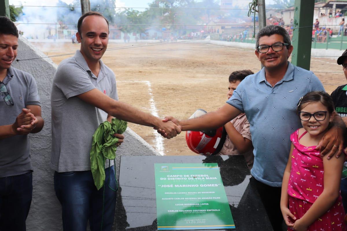 Prefeito Douglas Lucena inaugura o campo José Marinho Gomes no distrito de Vila Maia