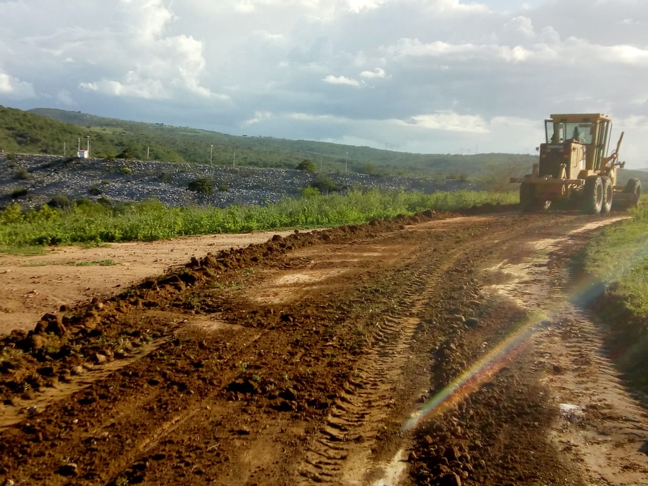 Prefeitura de Bananeiras realiza recuperação das estradas vicinais do município