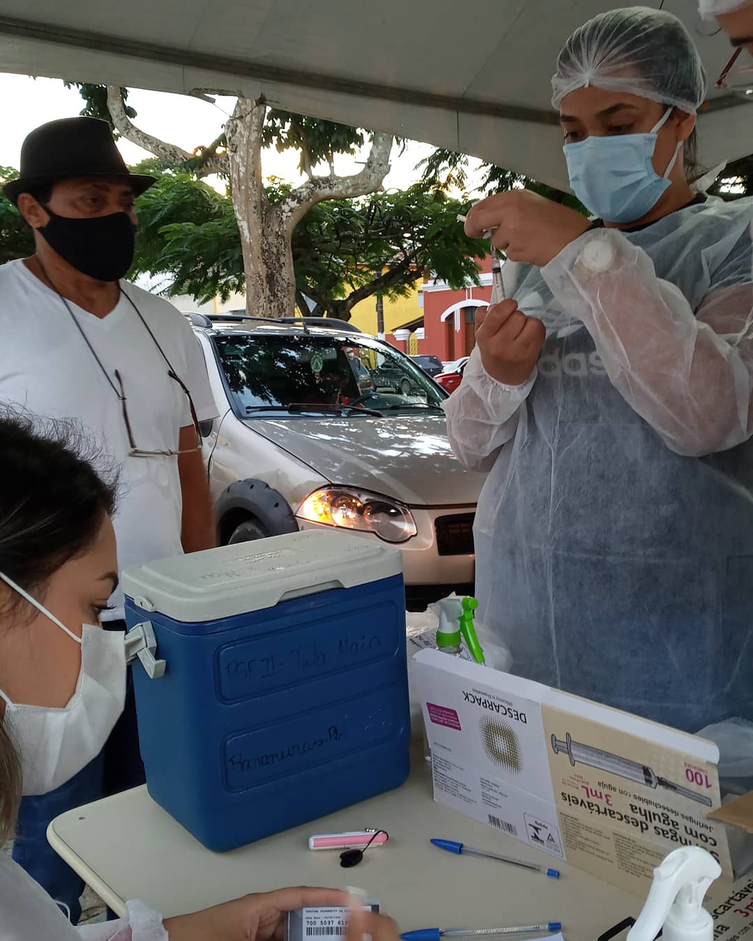 Prefeitura Municipal realizou drive-thru Chegou, Vacinou para aplicação da segunda dose da Coronavac/ Butantan
