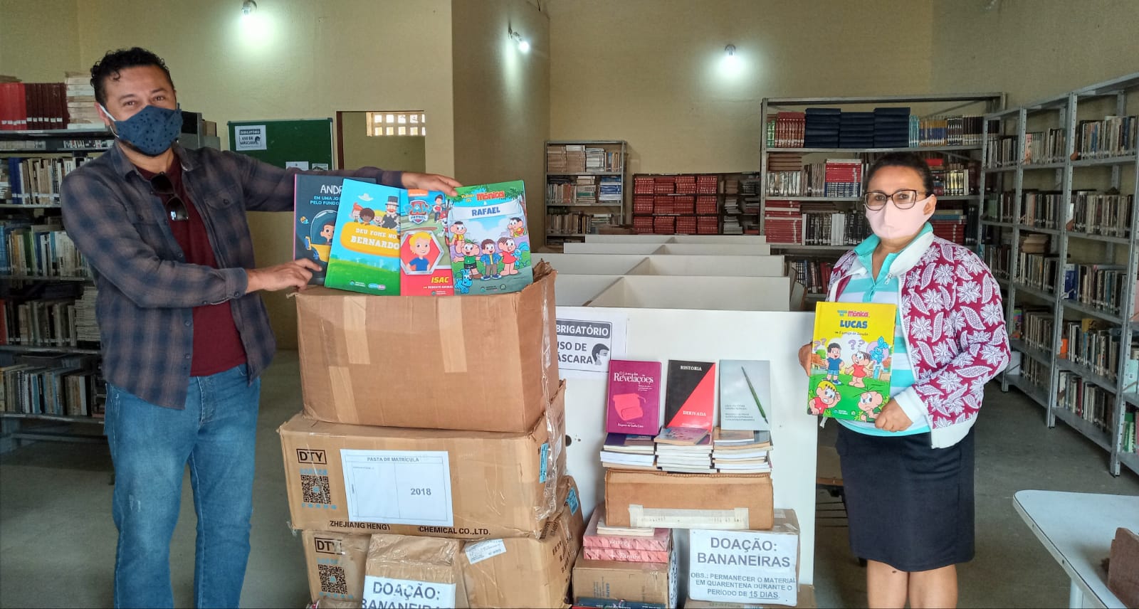 Biblioteca Municipal recebe doação de 780 livros para o acervo