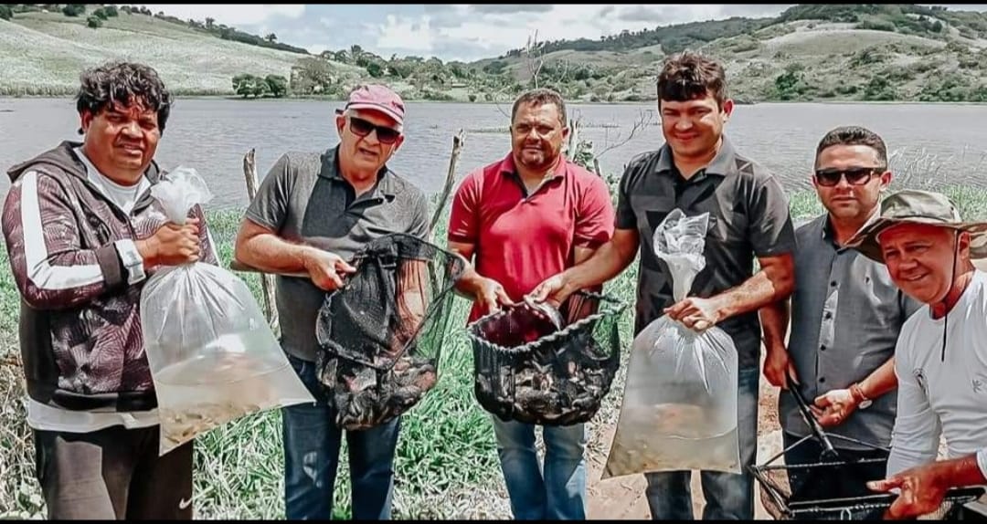 Distribuição de alevinos fortalece piscicultura familiar no município de Bananeiras